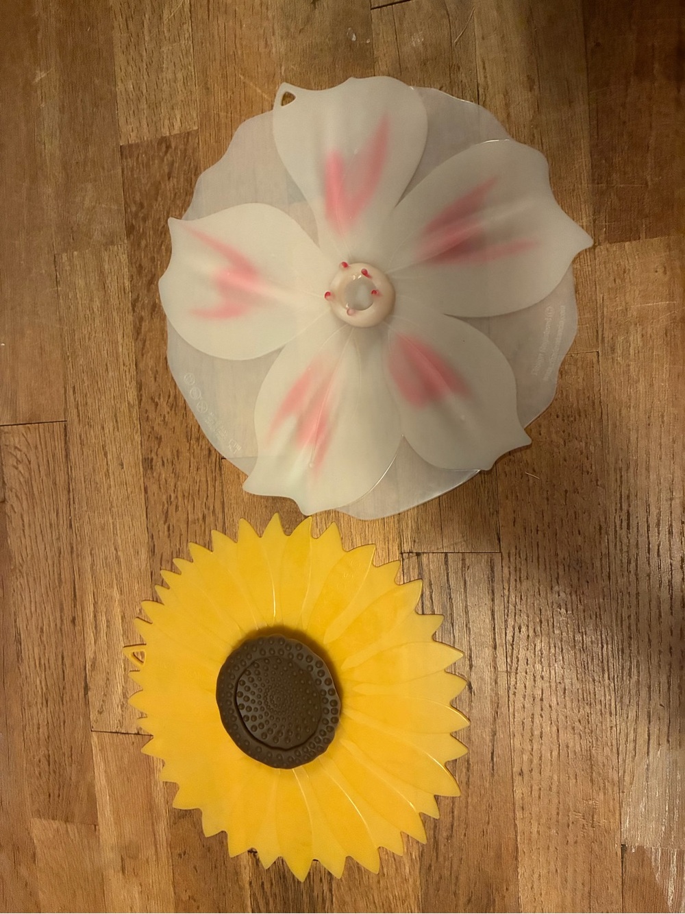 Flower silicone pan covers